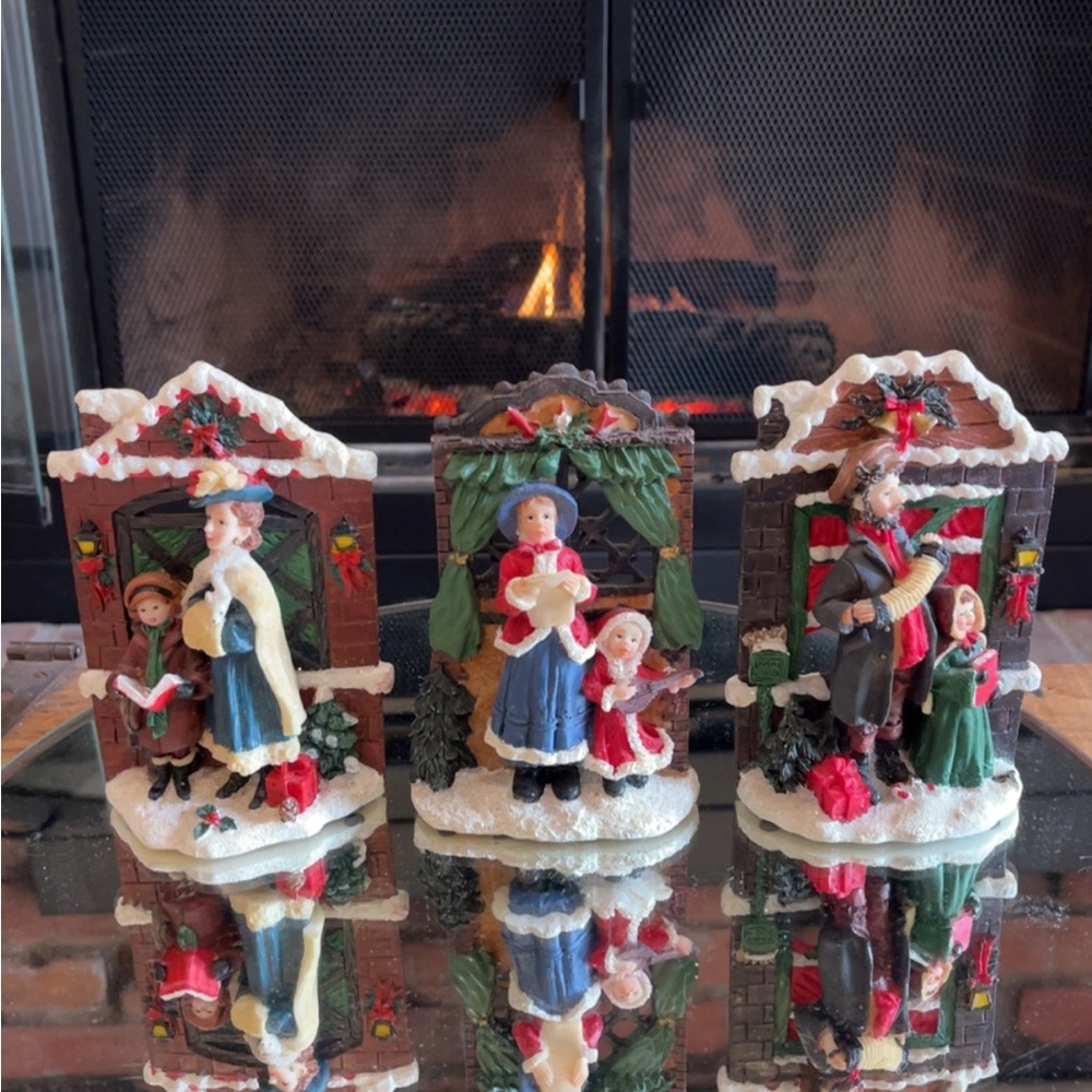 Charming Holiday Carolers Figurine Set